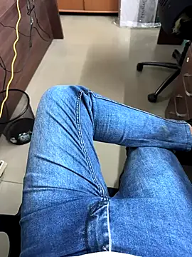 Snapshot of indboy chatting on 10.29.25 indboy online show from 10.29.25