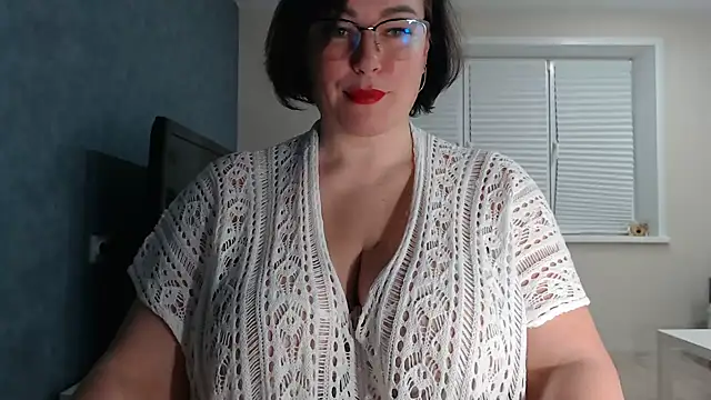 Nora Star online show from 10.26.25