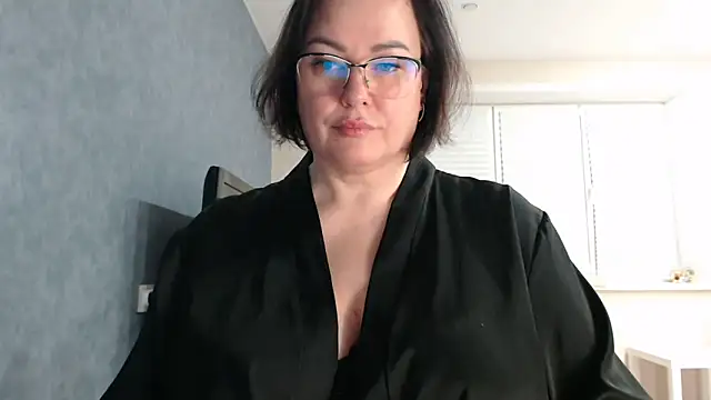 Nora Star online show from 11.12.25