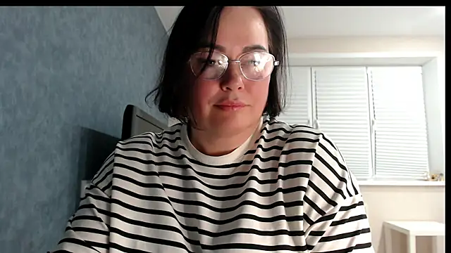 Nora Star online show from 12.15.25