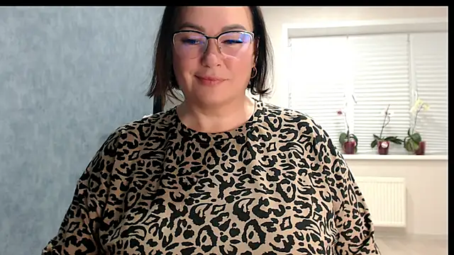 Nora Star online show from 03.12.26