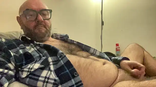 Snapshot of MM7026 chatting on 12.08.24 MM7026 online show from 12.08.24