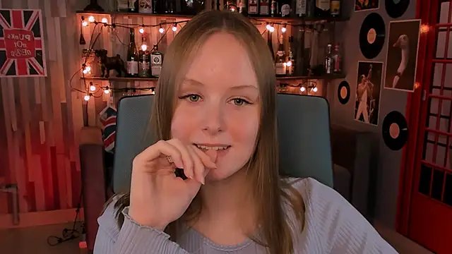 VivienLeeigh online show from 12.24.24