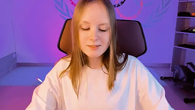 VivienLeeigh online show from 12.25.24