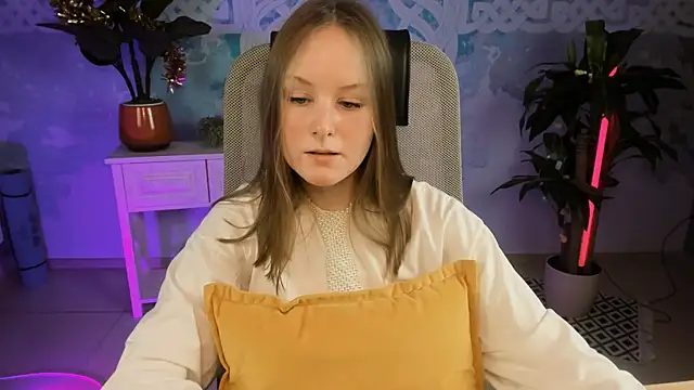 VivienLeeigh online show from 01.08.25