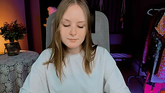 VivienLeeigh online show from 01.10.25