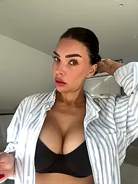 krissiswrld- online show from 11.23.25