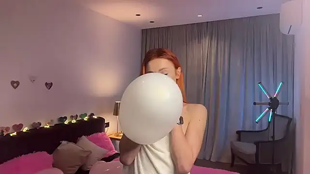 Snapshot of little_fox_alisa chatting on 02.12.25 little fox alisa online show from 02.12.25