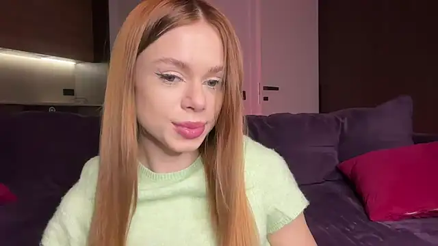 Snapshot of little_fox_alisa chatting on 02.19.25 little fox alisa online show from 02.19.25