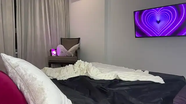 Snapshot of little_fox_alisa chatting on 03.19.25 little fox alisa online show from 03.19.25