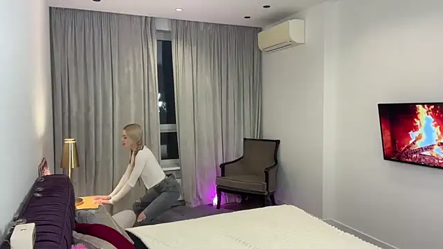 Snapshot of little_fox_alisa chatting on 03.19.25 little fox alisa online show from 03.19.25