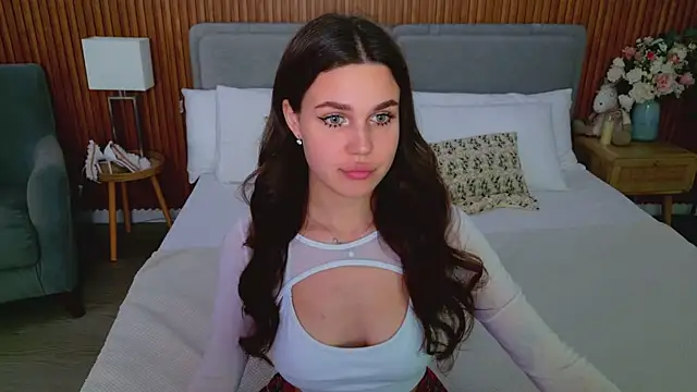 RihannaRose online show from 10.15.25