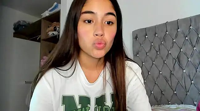 Snapshot of AriaMontgomery chatting on 12.13.24 AriaMontgomery online show from 12.13.24