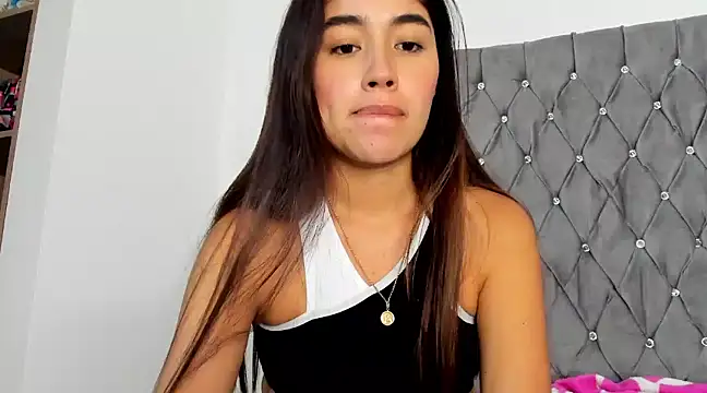 Snapshot of AriaMontgomery chatting on 12.17.24 AriaMontgomery online show from 12.17.24