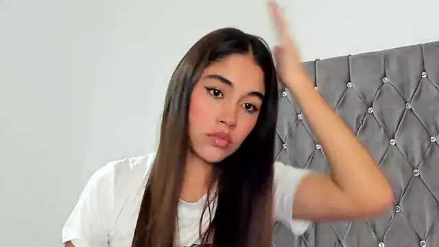 Snapshot of AriaMontgomery chatting on 01.28.25 AriaMontgomery online show from 01.28.25