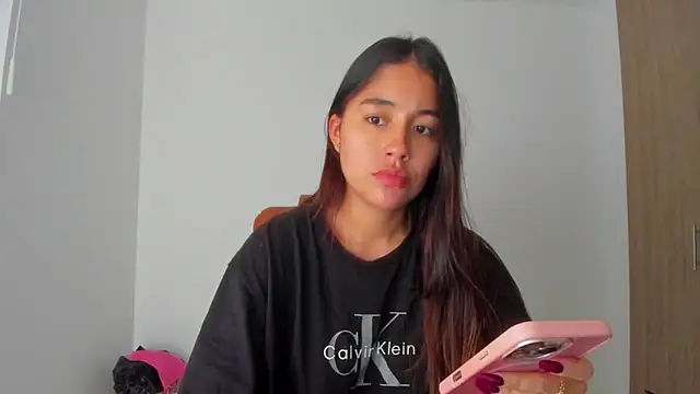 Snapshot of AriaMontgomery chatting on 11.07.25 AriaMontgomery online show from 11.07.25