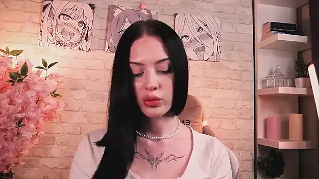 Snapshot of StellaryShy chatting on 12.12.24 StellaryShy online show from 12.12.24