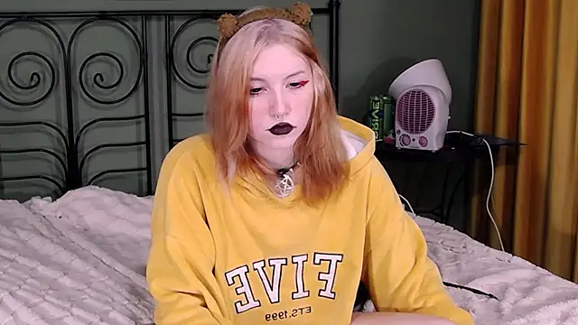 Snapshot of BlackyTea chatting on 12.12.24 BlackyTea online show from 12.12.24