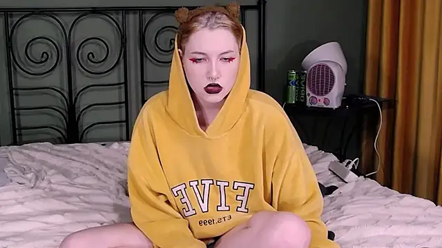 Snapshot of BlackyTea chatting on 12.21.24 BlackyTea online show from 12.21.24