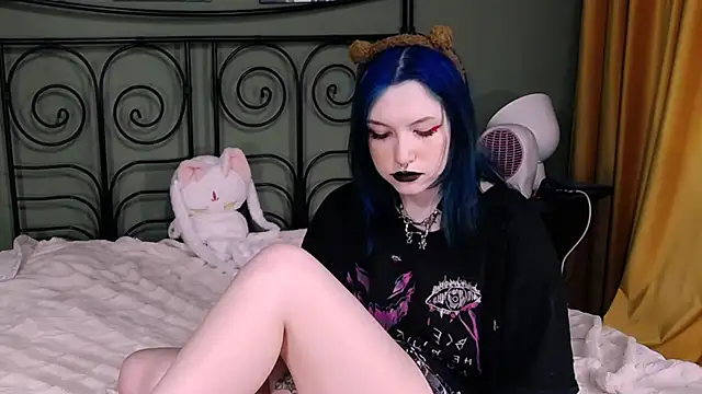 Snapshot of BlackyTea chatting on 01.05.25 BlackyTea online show from 01.05.25