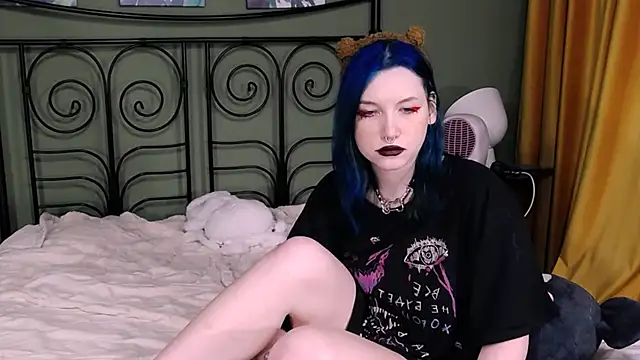 Snapshot of BlackyTea chatting on 01.05.25 BlackyTea online show from 01.05.25