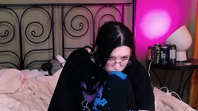 Snapshot of BlackyTea chatting on 03.11.25 BlackyTea online show from 03.11.25