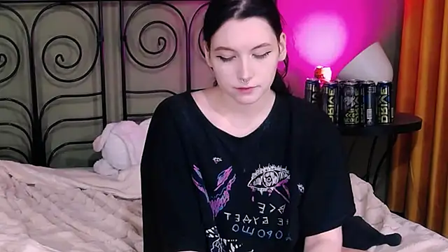 Snapshot of BlackyTea chatting on 03.17.25 BlackyTea online show from 03.17.25