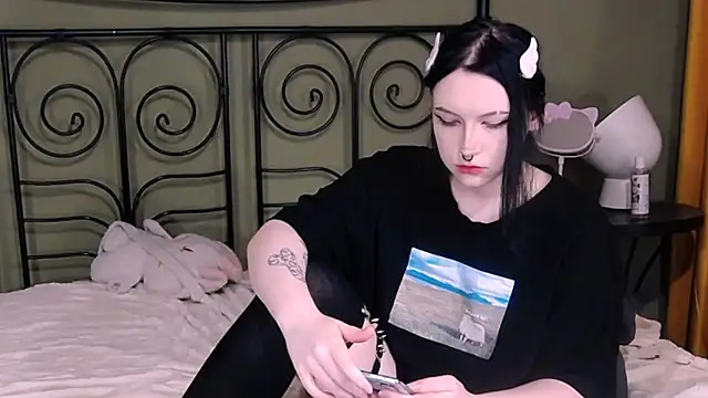 Snapshot of BlackyTea chatting on 09.08.25 BlackyTea online show from 09.08.25