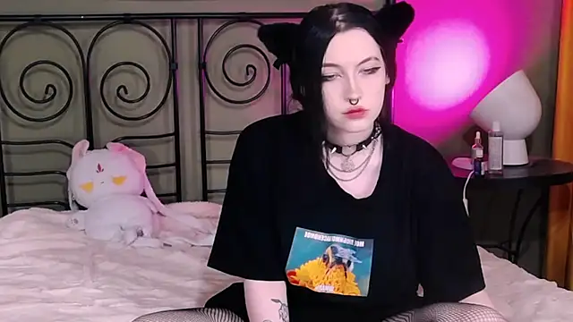 Snapshot of BlackyTea chatting on 09.27.25 BlackyTea online show from 09.27.25