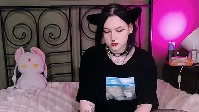 Snapshot of BlackyTea chatting on 10.20.25 BlackyTea online show from 10.20.25