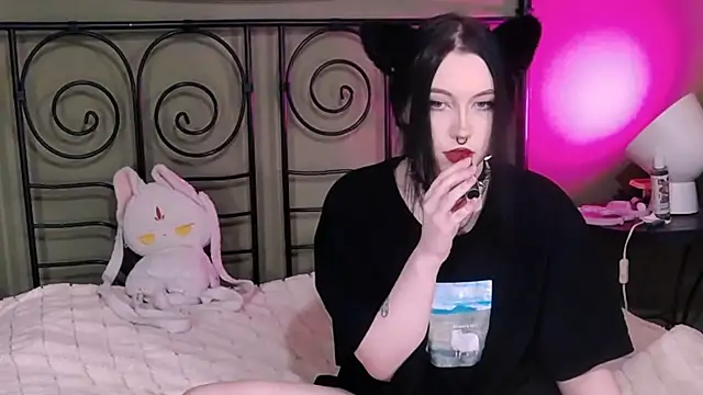 Snapshot of BlackyTea chatting on 10.31.25 BlackyTea online show from 10.31.25