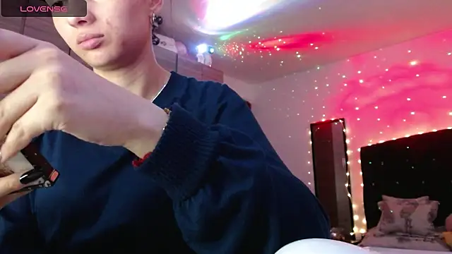 holy juli online show from 09.12.25