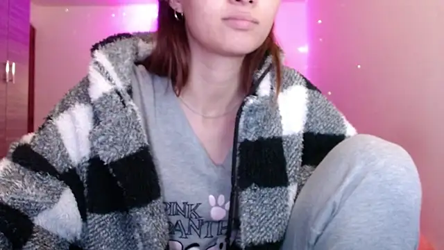 holy juli online show from 05.03.26