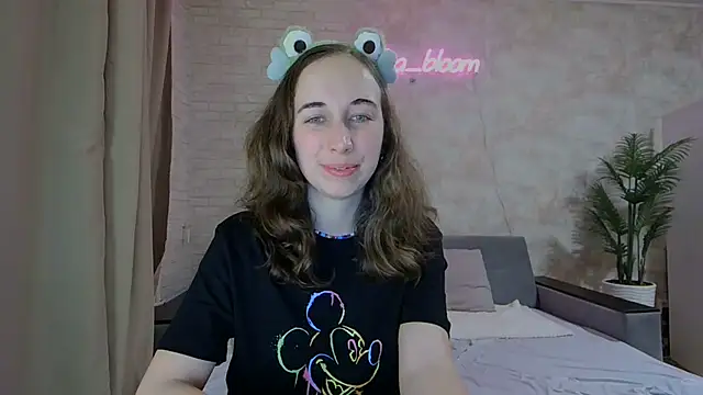 Anika bloom online show from 02.10.25