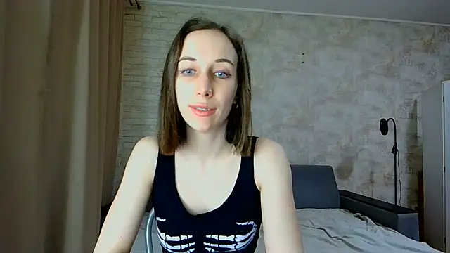 Snapshot of Anika_bloom chatting on 06.16.26 Anika bloom online show from 06.16.26