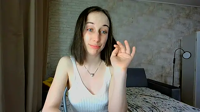 Snapshot of Anika_bloom chatting on 07.05.26 Anika bloom online show from 07.05.26