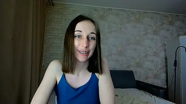 Snapshot of Anika_bloom chatting on 07.23.26 Anika bloom online show from 07.23.26