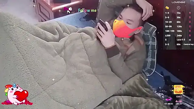 Snapshot of MIXEMKUTAKO chatting on 12.13.24 MIXEMKUTAKO online show from 12.13.24