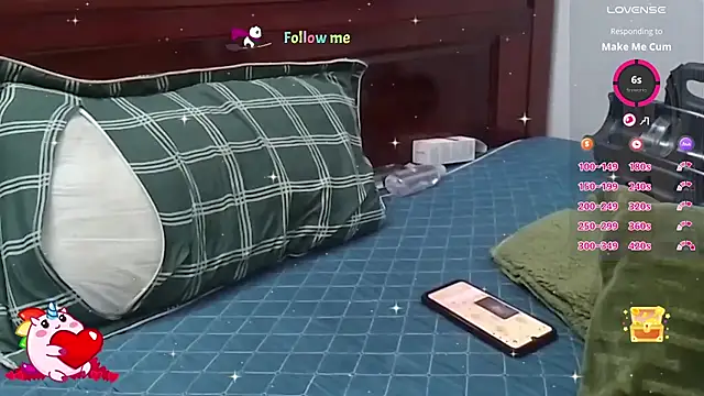 Snapshot of MIXEMKUTAKO chatting on 12.22.24 MIXEMKUTAKO online show from 12.22.24