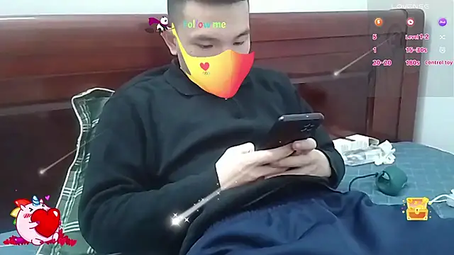 Snapshot of MIXEMKUTAKO chatting on 12.25.24 MIXEMKUTAKO online show from 12.25.24