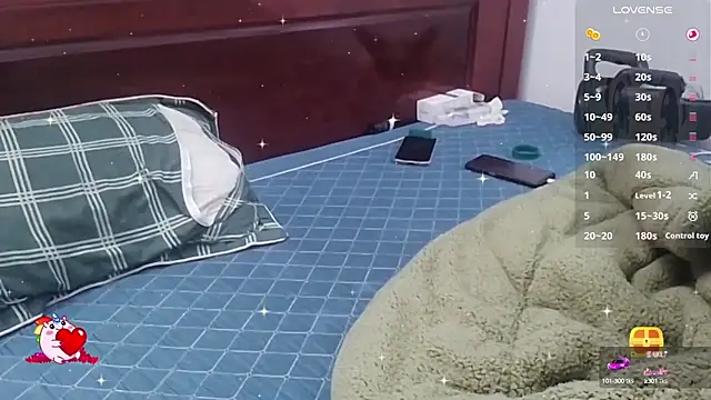 Snapshot of MIXEMKUTAKO chatting on 12.27.24 MIXEMKUTAKO online show from 12.27.24