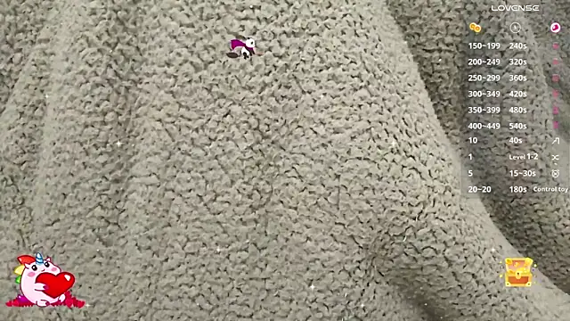 Snapshot of MIXEMKUTAKO chatting on 12.28.24 MIXEMKUTAKO online show from 12.28.24