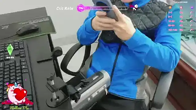 Snapshot of MIXEMKUTAKO chatting on 11.14.25 MIXEMKUTAKO online show from 11.14.25