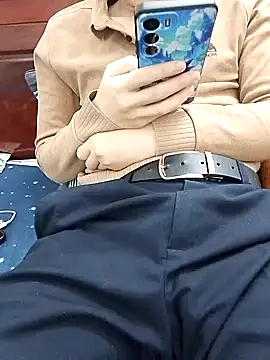 Snapshot of MIXEMKUTAKO chatting on 11.24.25 MIXEMKUTAKO online show from 11.24.25