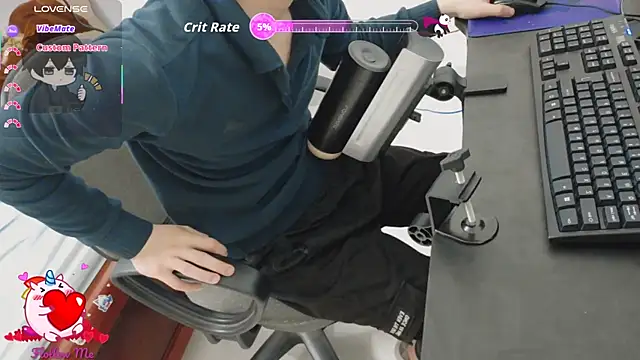 Snapshot of MIXEMKUTAKO chatting on 12.04.25 MIXEMKUTAKO online show from 12.04.25