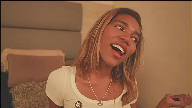 Lily Miiller online show from 02.17.26