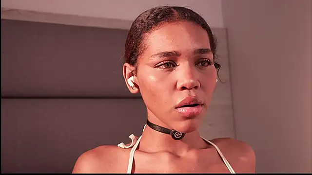 Lily Miiller online show from 07.22.26