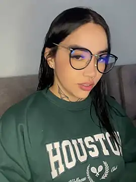 Snapshot of Nickiiiii chatting on 02.07.25 Nickiiiii online show from 02.07.25