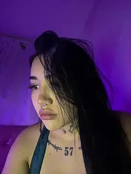 Snapshot of Nickiiiii chatting on 02.12.25 Nickiiiii online show from 02.12.25