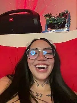 Snapshot of Nickiiiii chatting on 03.22.25 Nickiiiii online show from 03.22.25